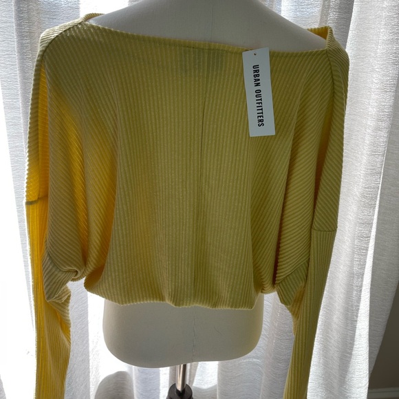 Yellow Off-Shoulder Ribbed Crop Top - Picture 2 of 3